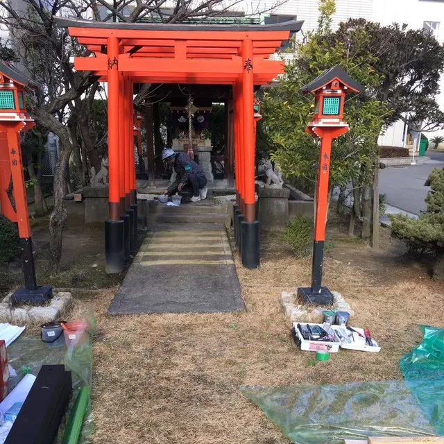 新しく設けた、神社の参道に沿う玉垣